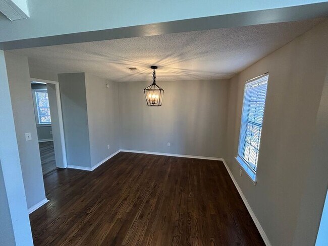 Foto del edificio - 1256 Glenridge Ln