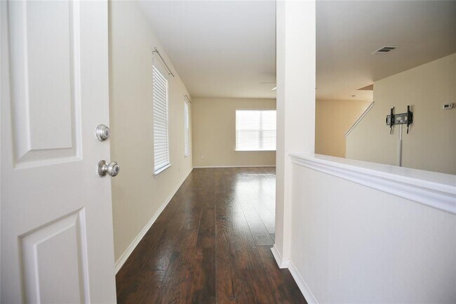 Foto del edificio - 213 Rim Rock Dr