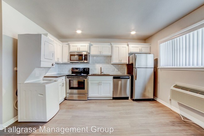 Foto del edificio - 2628 E 8th St