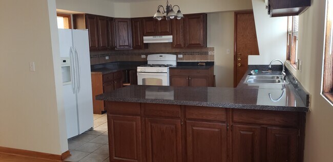 Spacious Kitchen - 2312 N Harlem Ave