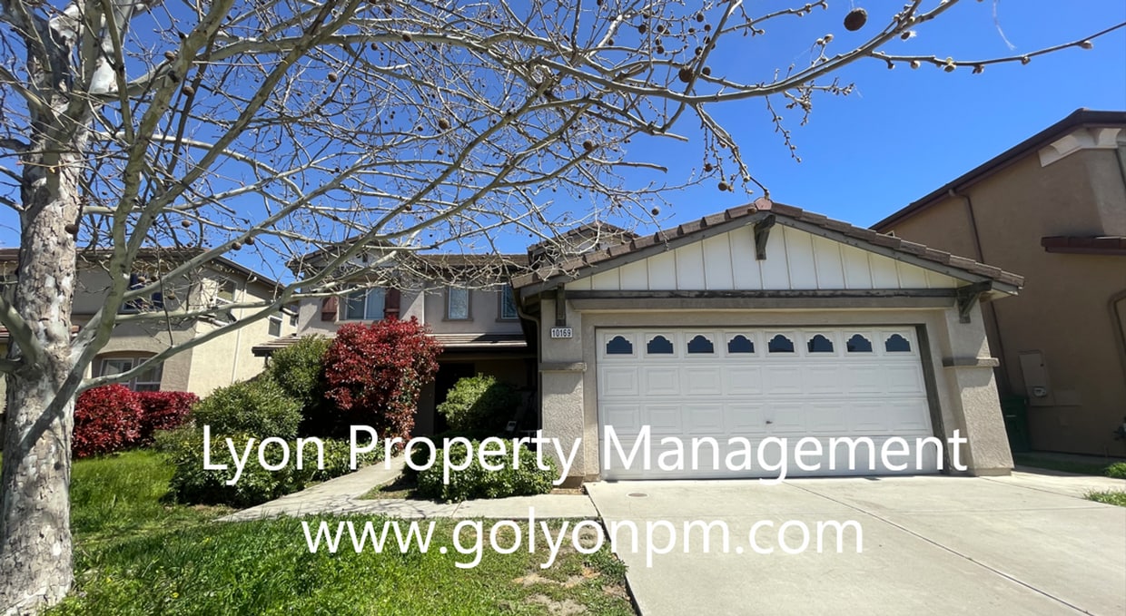 Foto principal - Large house! 5 Bedrooms and a loft!