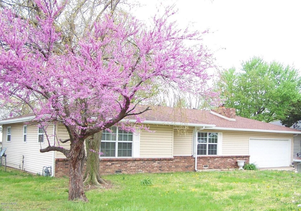 3718 Connecticut Ave, Joplin, MO 64804 Condo for Rent in Joplin, MO