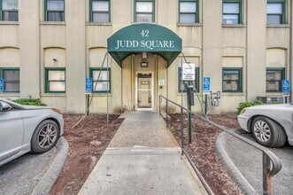 Building Photo - 438 Judd Square