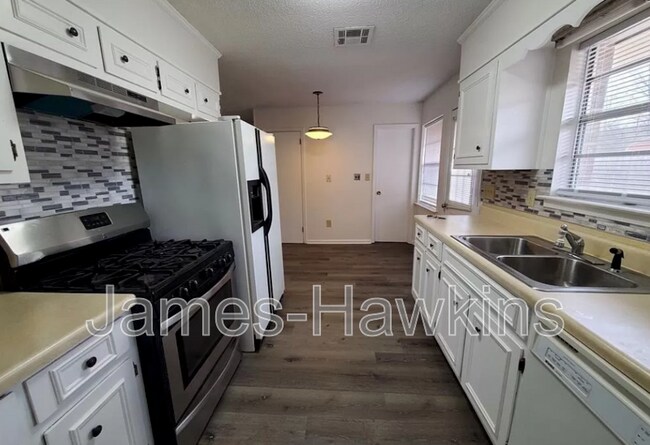 Foto del edificio - 4411 Wares Ferry Rd