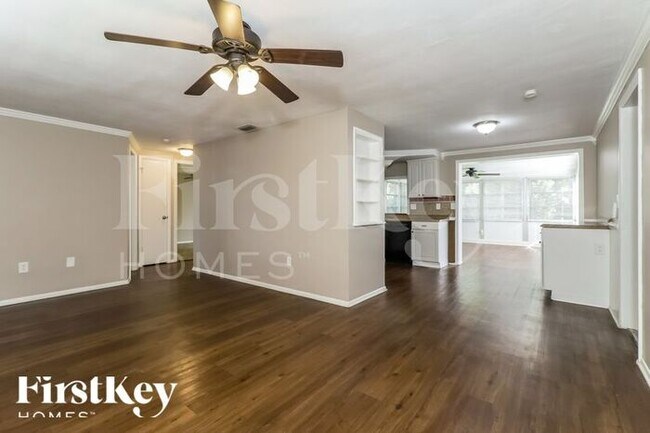 Foto del edificio - 4125 Woodsville Dr