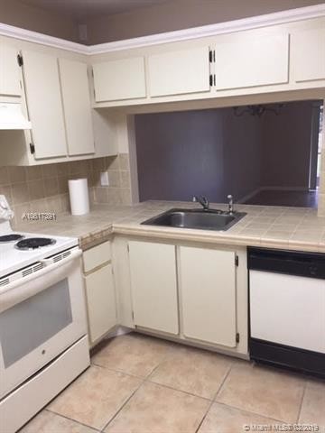 Foto del edificio - 10401 NW 8th St