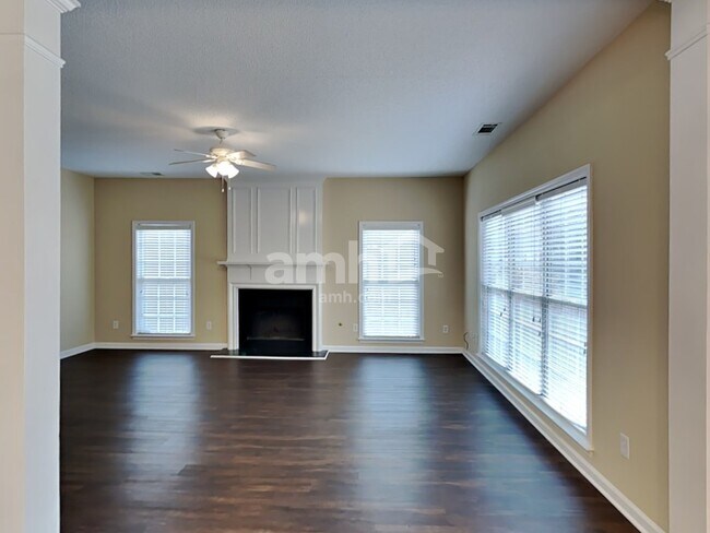 Building Photo - 628 Dahoma Trail