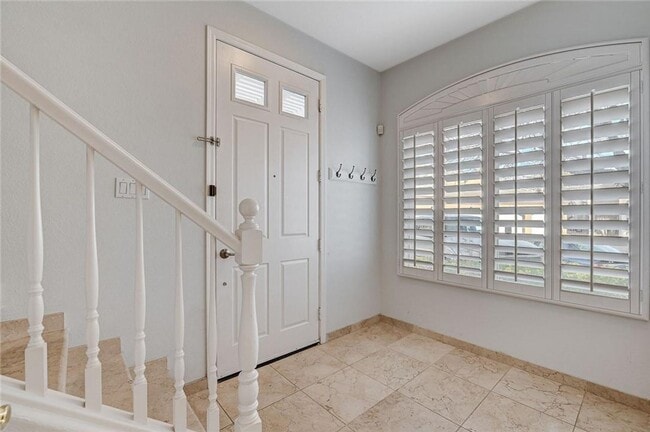 Foto del edificio - Amazing condominium in gated upscale neigh...