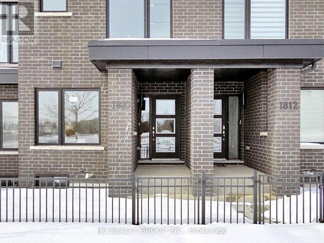 Photo du bâtiment - 1810 Donald Cousens Pkwy