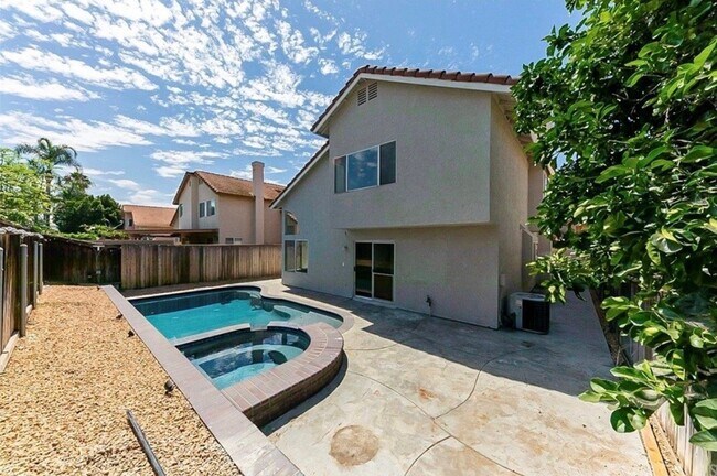 Foto del edificio - 7915 Townsend Dr