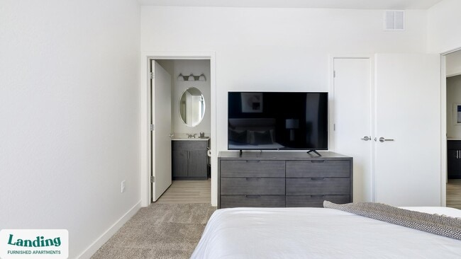 Foto del edificio - 10000 W Missouri Ave