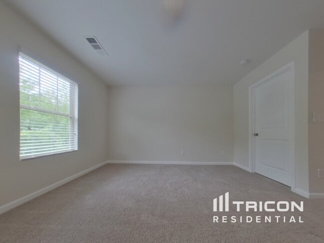 Foto del edificio - 236 Arbor Creek Dr