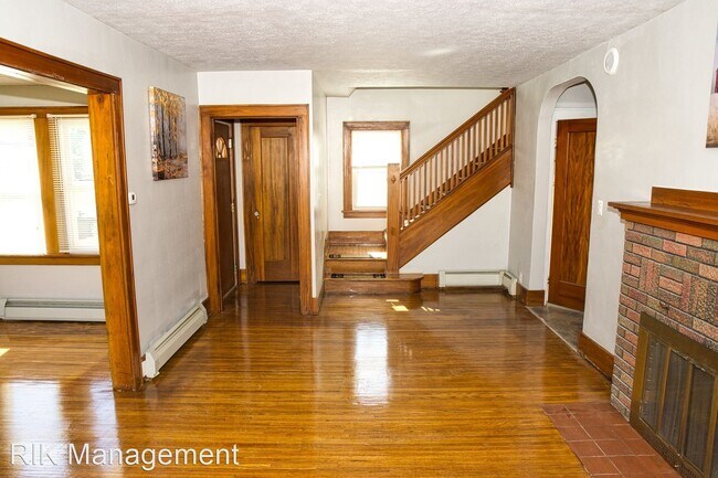 Building Photo - 4 br, 2 bath House - 42 Orchard Ave