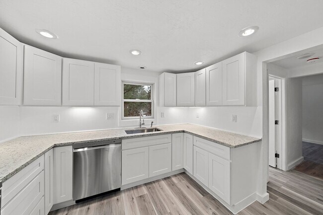 Foto del edificio - 4 Oaken Bucket Ln