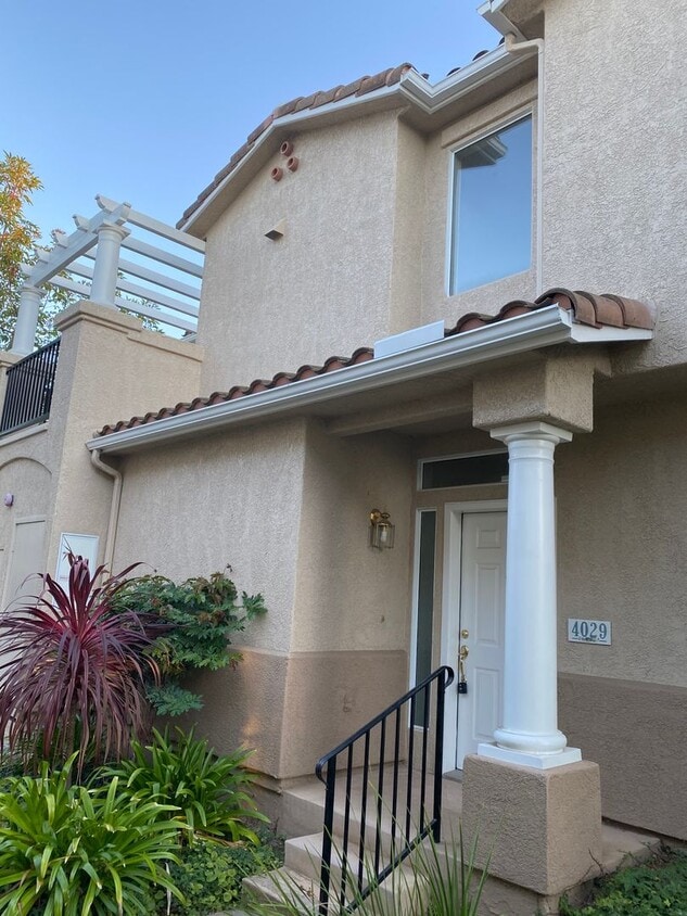 Primary Photo - 2 bed, 2 bath Villaggio Penthouse!