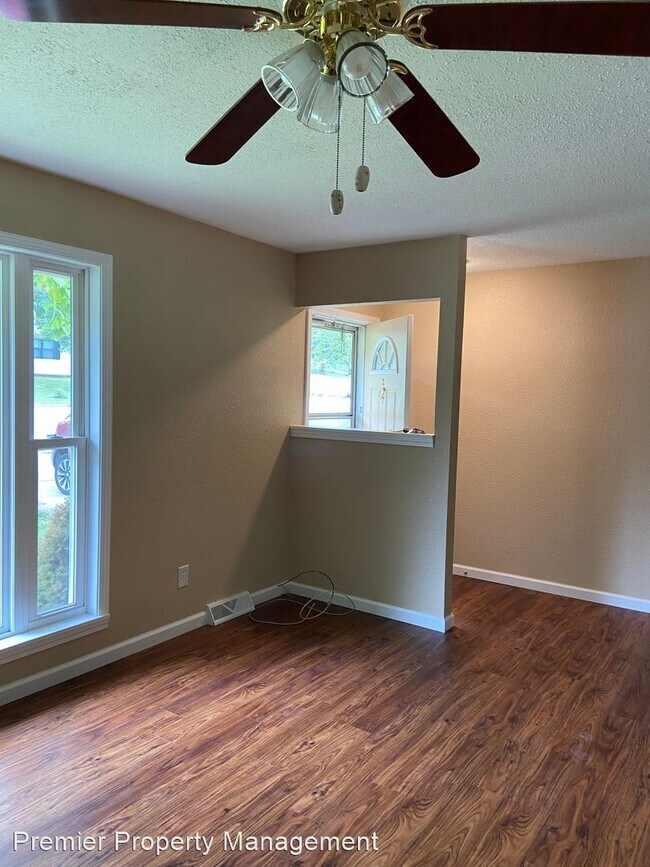Building Photo - 3 br, 1.5 bath House - 2617 Camelot Court