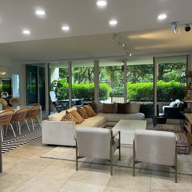 Foto del edificio - 430 Grand Bay Dr