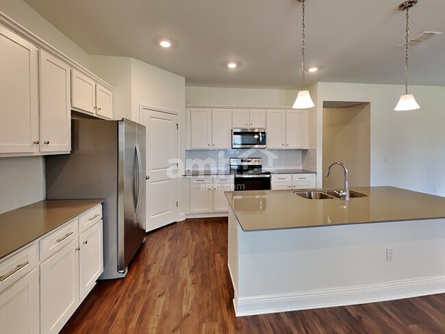 Foto del edificio - 27589 St Andrews Ave