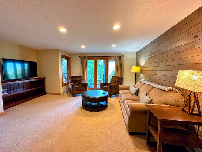 Building Photo - 307 Crawford Ridge Rd