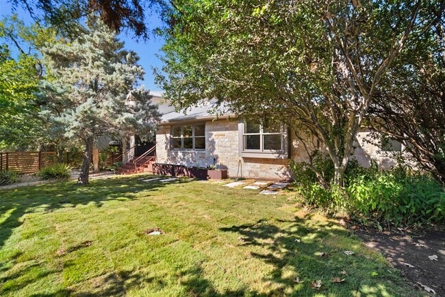 Building Photo - 712 Brownlee Cir