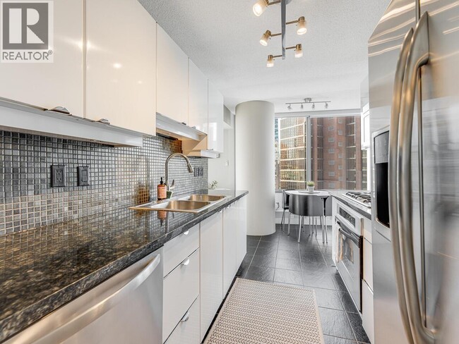 Photo du bâtiment - 837 W Hastings St