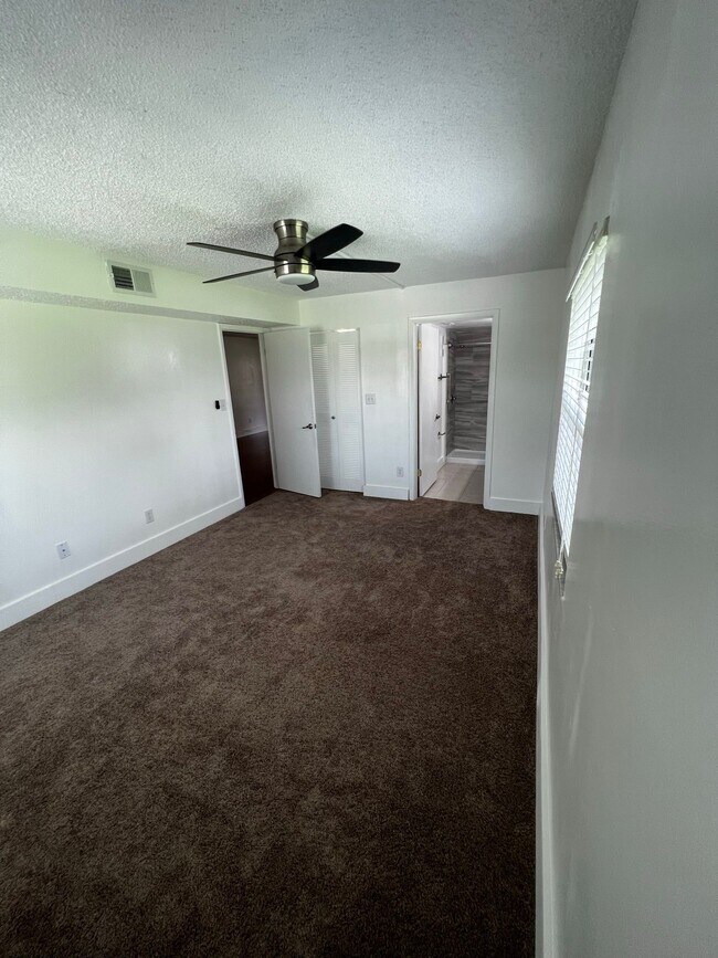 Foto del edificio - 3200 Candle Ridge Dr