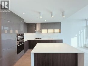 Building Photo - 6511-6511 Sussex Ave