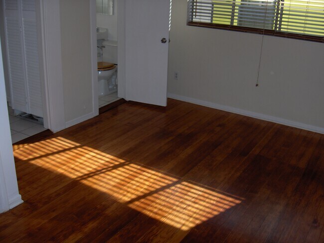 Foto del edificio - 29 Breeze Ave