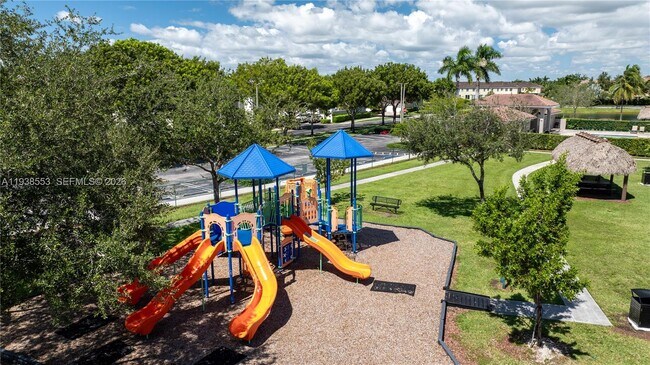 Building Photo - 2229 SE 25th Ave