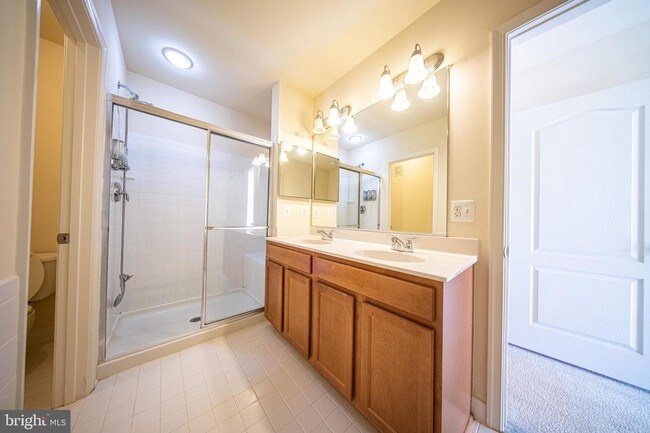 Building Photo - 400 Orchard Ridge Dr