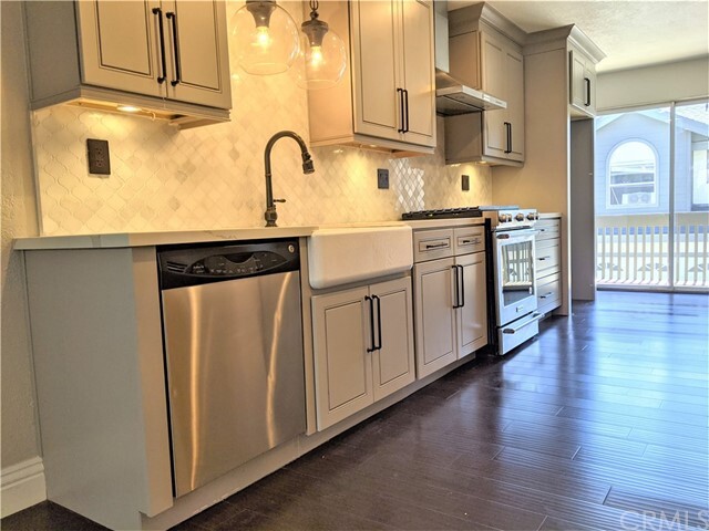 Foto del edificio - 2200 Canyon Dr
