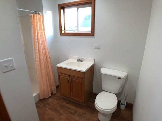 Foto del edificio - Adorable 1 Bedroom Home in Niles