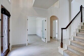 Building Photo - 5634 Heather Run Dr