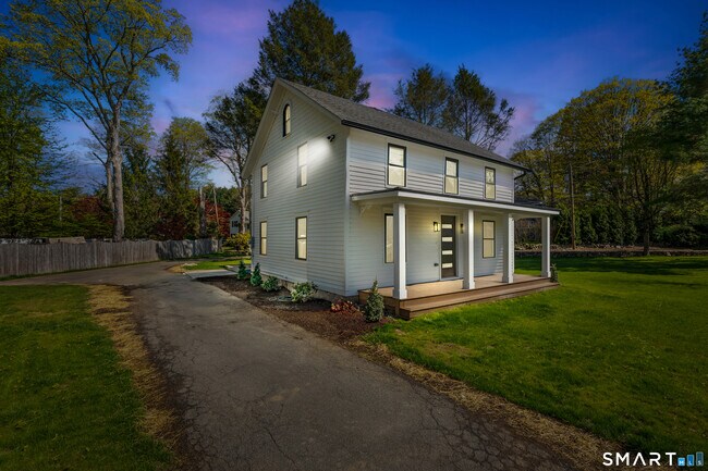 Foto del edificio - 152 Partrick Ave