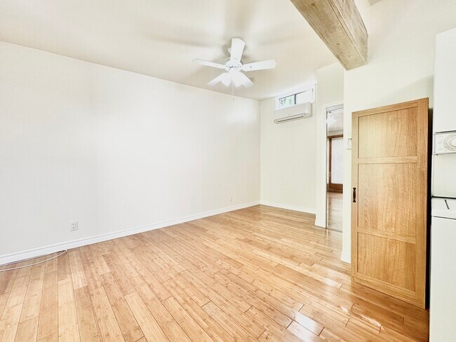 Foto del edificio - 3764 Moore St