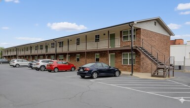 Building Photo - 3415 Town Country Ave