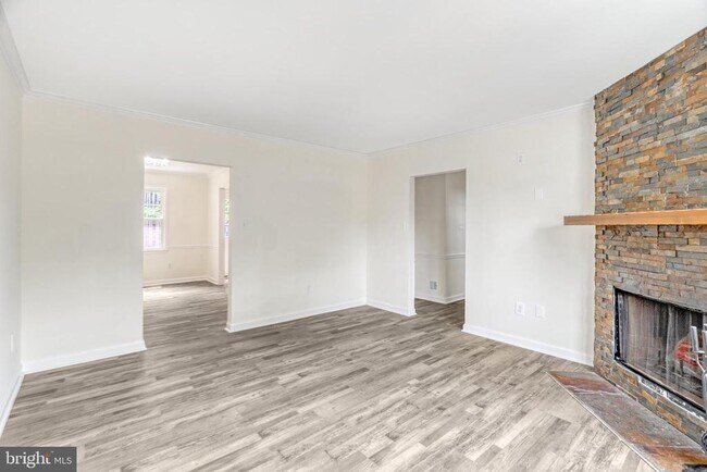 Building Photo - 3281 Victor Cir