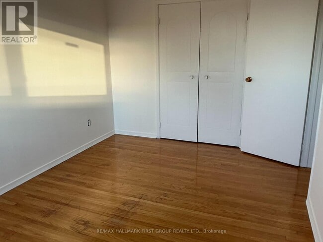 Building Photo - 361 Linden St