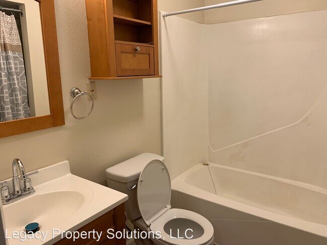 Building Photo - 2 br, 1 bath House - 5405 Akes Drive