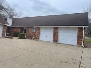 Building Photo - 2725 Dartmouth Dr