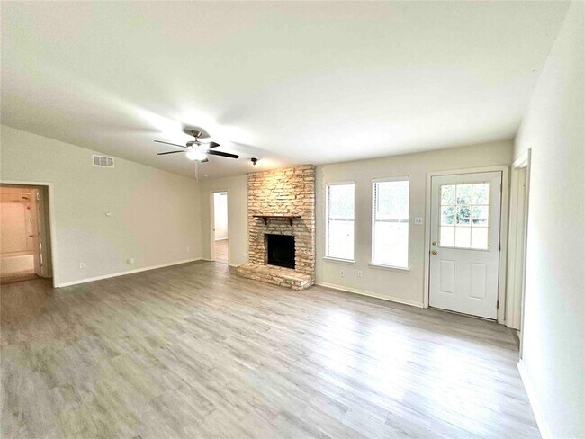 Building Photo - 503 S Mt Rushmore Dr