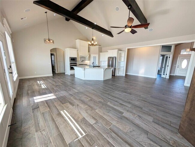 Foto del edificio - 17428 Locust Grove Ln