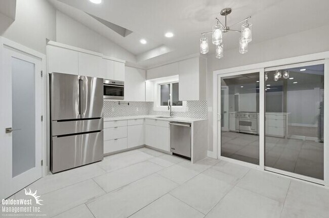Building Photo - Stunningly Renovated 3Bdm 2Ba Home + Casita in Poway!