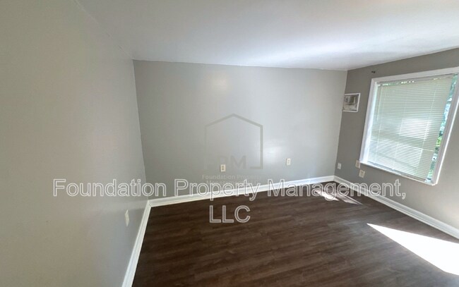 Foto del edificio - 3468 Bowen Ave