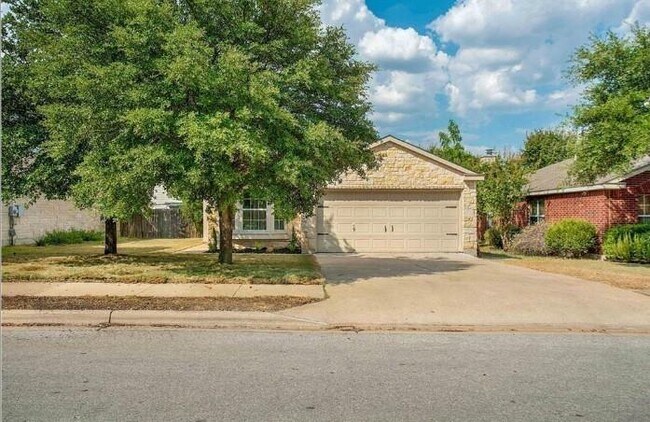 Building Photo - 900 Twisted Fence Dr