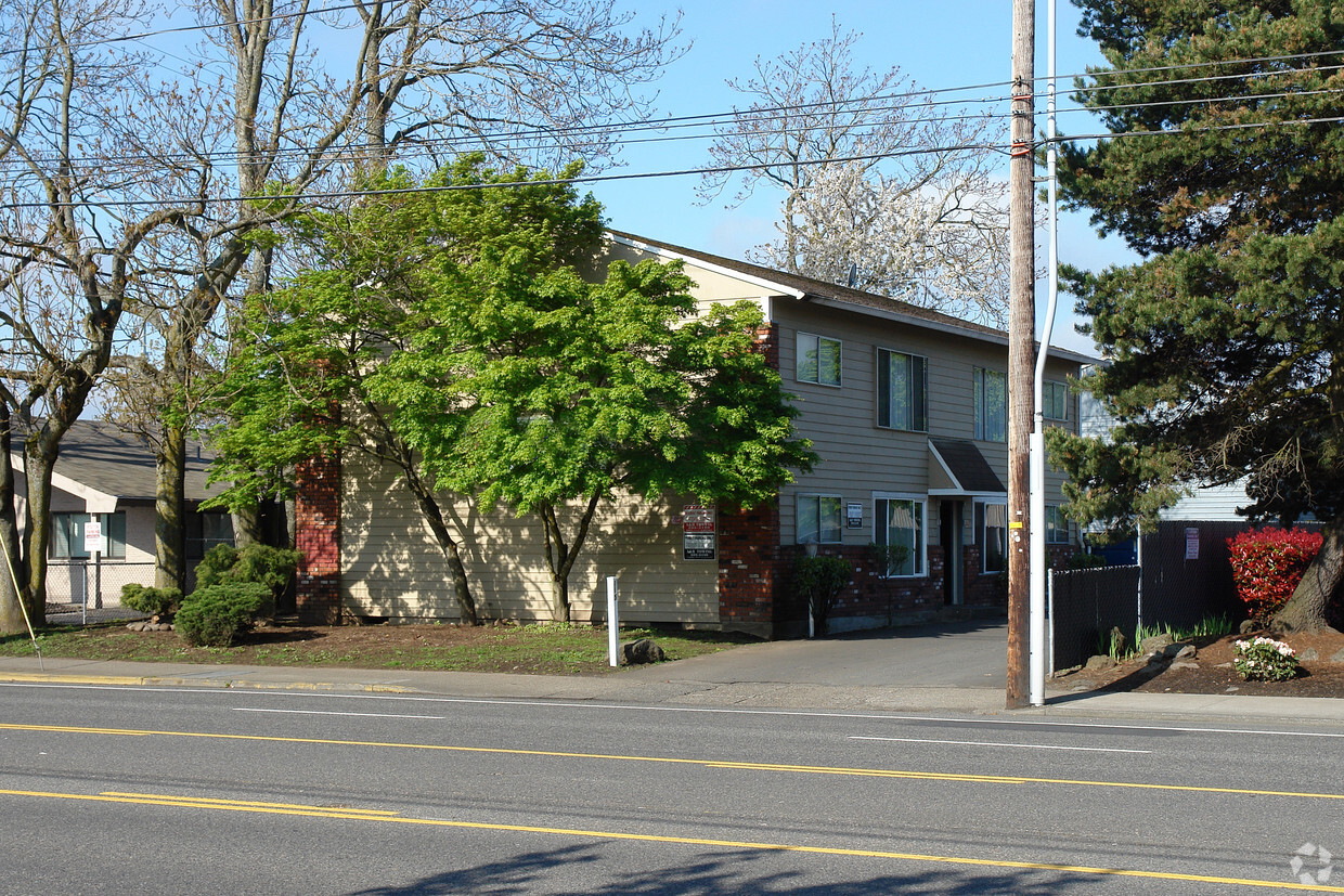 Primary Photo - Central Plaza Apartments