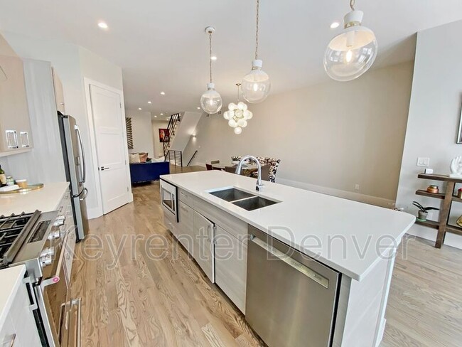 Foto del edificio - 2214 Ames St