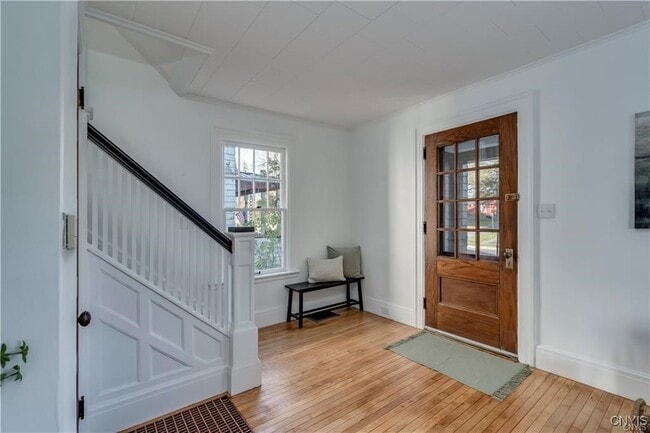 Foto del edificio - 213 N Pleasant St