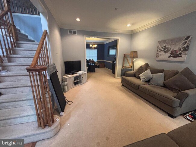 Foto del edificio - 721 Deer Creek Dr