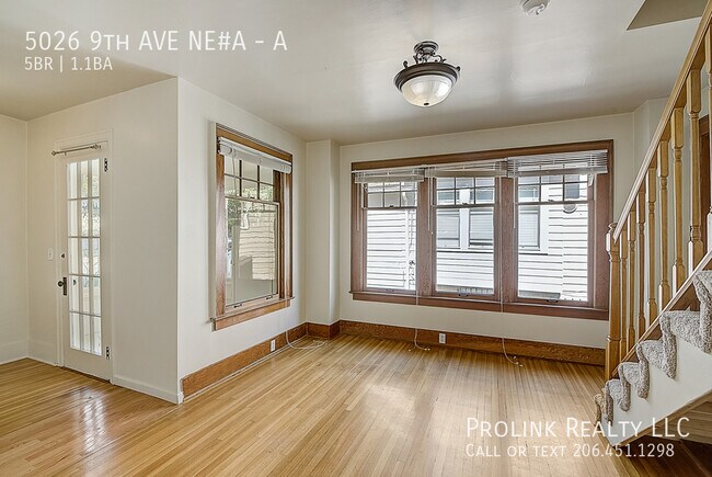 Foto del edificio - 5026 9th Ave NE